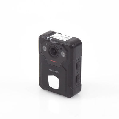 Body Camera Portátil   Grabación a 2K (4 Megapixel)   Pantalla 1.77" TFT   Fotos de Hasta 40 Megapixel   IP67   H.265   128 GB de Almacenamiento   Microfono Integrado
