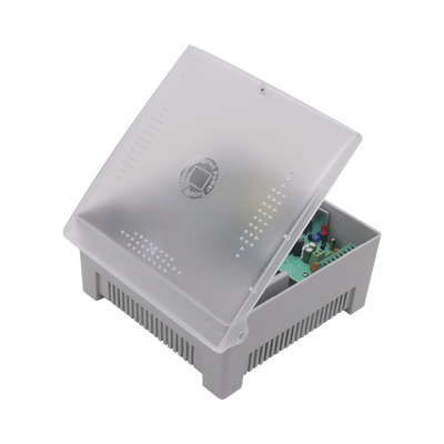 Fuente de Alimentación con Gabinete de 4 Salidas de 11 - 15 Vcc   5 Amper    Voltaje de Entrada: 96 - 264 Vca   Soporta Protección contra Sobrecorriente de Salida, Protección contra Cortocircuito   Led Indicador