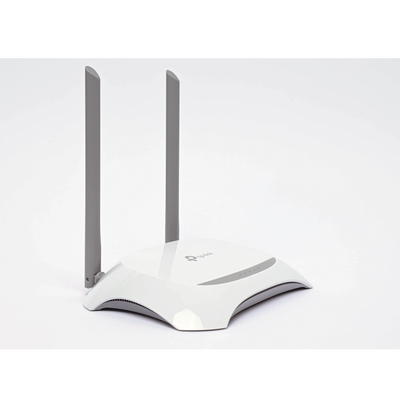Router Inalámbrico para WISP con Configuración de fábrica personalizable, 2.4 GHz, 300 Mbps, 4 Puertos LAN 10 100 Mbps, 1 Puerto WAN 10 100 Mbps, control de ancho de banda